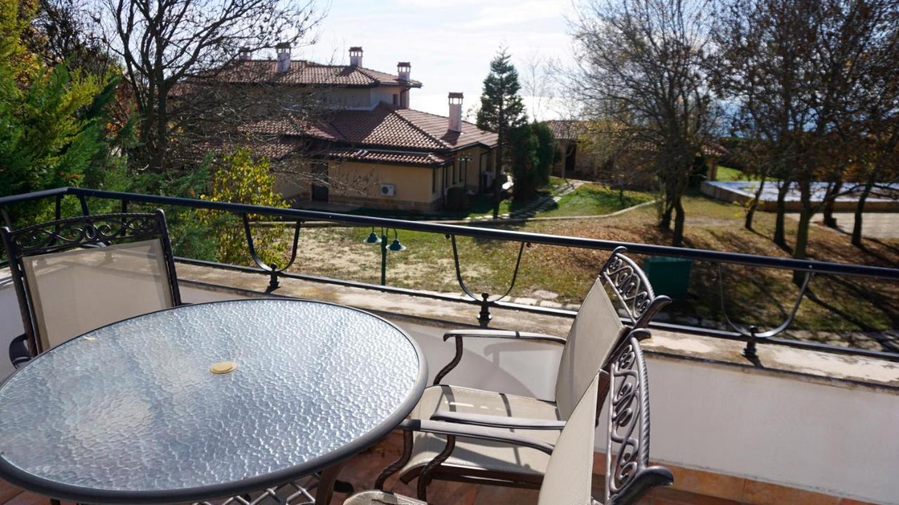 Вила Бел Тауър - Villa Bell Tower Baltsjik Eksteriør bilde